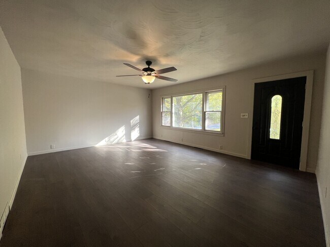 Foto del edificio - 2878 E Wood Street