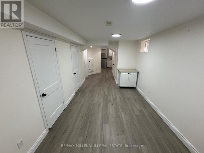 Building Photo - 161 Romanelli Cres