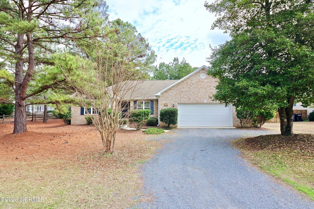 Primary Photo - 55 Diamondhead Dr S