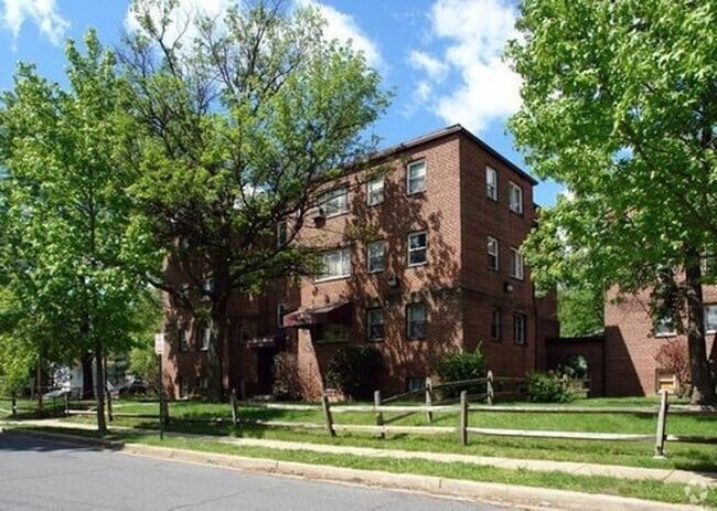 Building Photo - NOW LEASING AT BUNKER HILL FLATS!