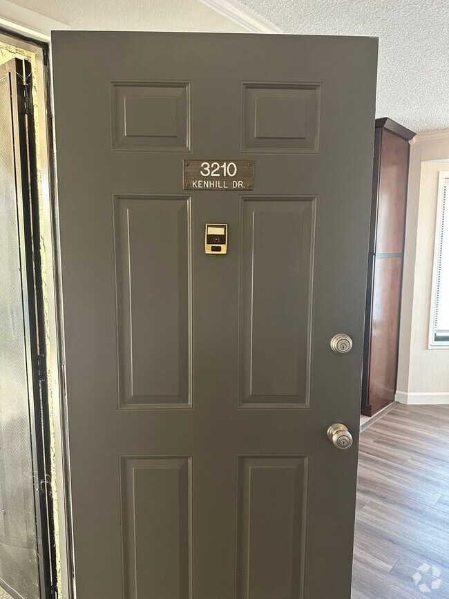 Building Photo - 3210 Kenhill Dr