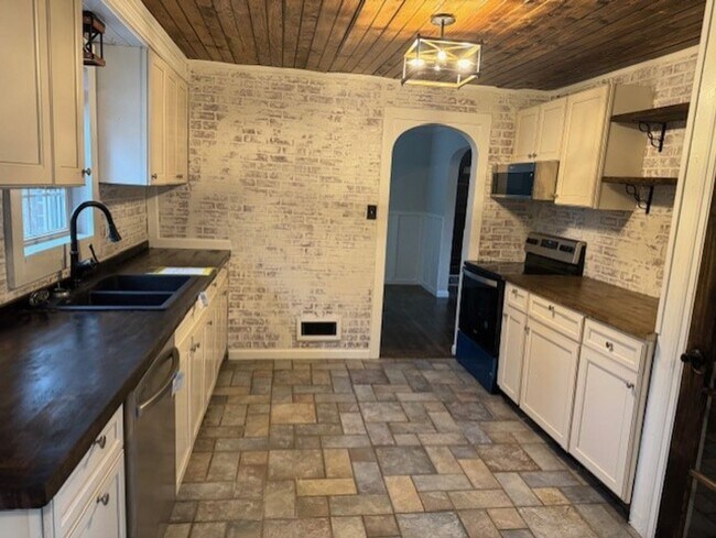 Building Photo - Charming 3 bedroom home for rent.