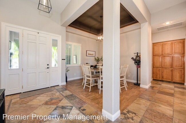 Building Photo - 4 br, 3 bath House - 7029 PEMBROKE WAY