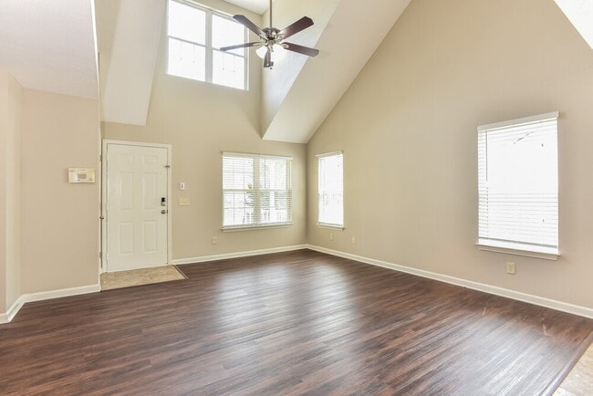 Building Photo - 1118 Benton Mason Dr