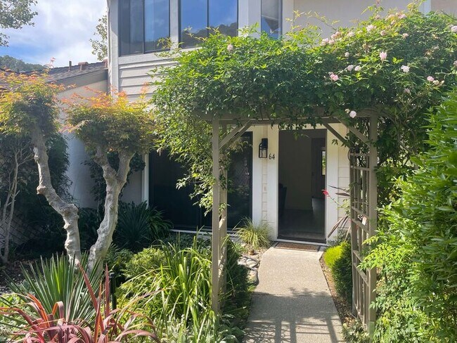 Foto del edificio - 64 Village Cir