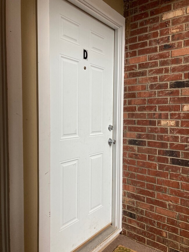 Unit D is on 2nd floor - 1207 Villa Ln