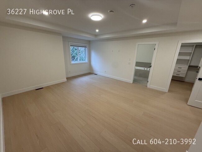 Photo du bâtiment - Minutes from Ledgeview Golf Course