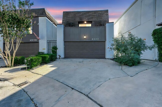 Foto del edificio - 4507 Medinah Pl