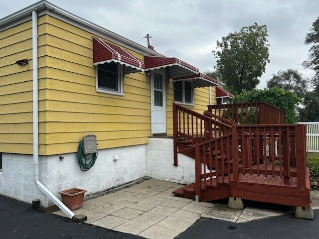 Building Photo - 1320 169th St