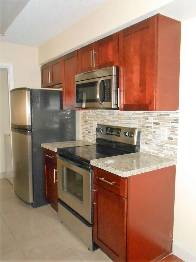 Foto del edificio - spacious 2 Bed / 2 Bath Condo