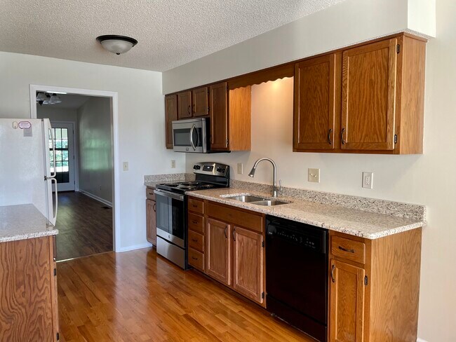 Kitchen 1 - 3051 SW Arrowhead Rd