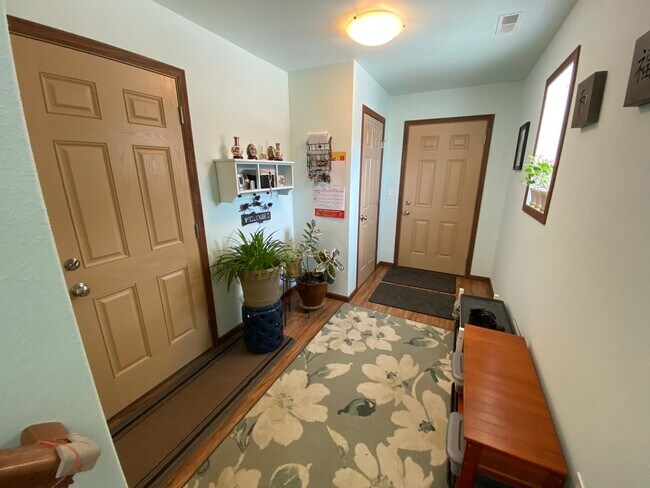 Foto del edificio - 4 Bedroom Home in Valley View Estates!!