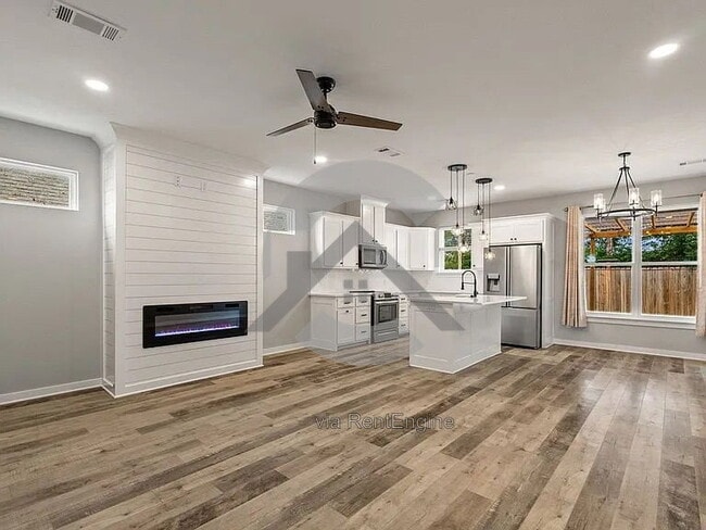 Building Photo - 1725 Rohan Cir
