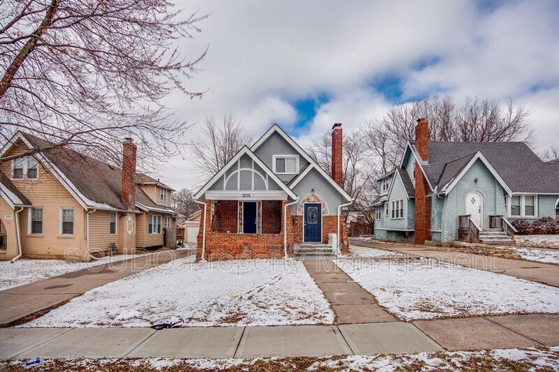 Primary Photo - 2206 E 67th Terrace