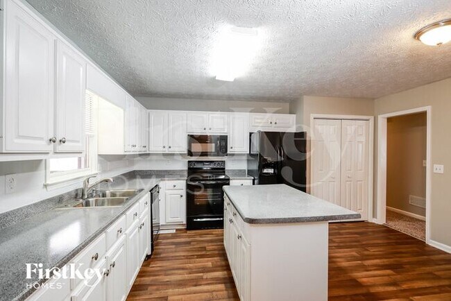 Foto del edificio - 6403 Flat Rock Dr