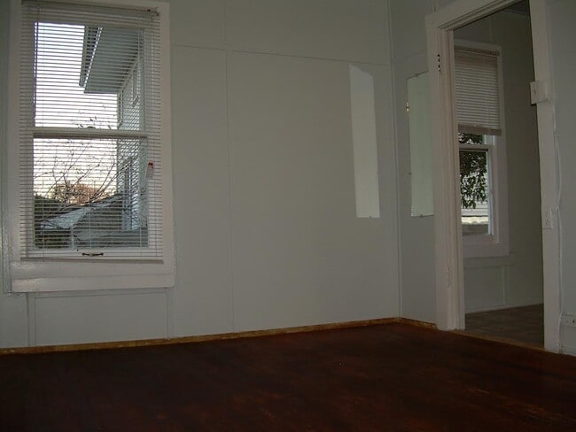 Building Photo - 5507 Reiger Ave