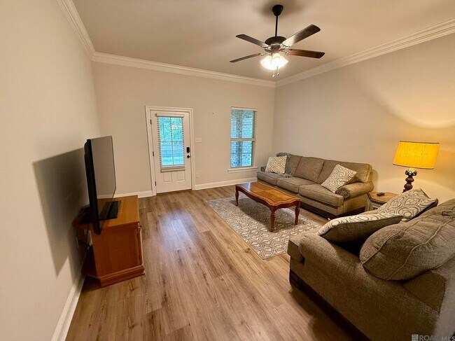 Foto del edificio - 7306 Kenilworth Crossing Ave