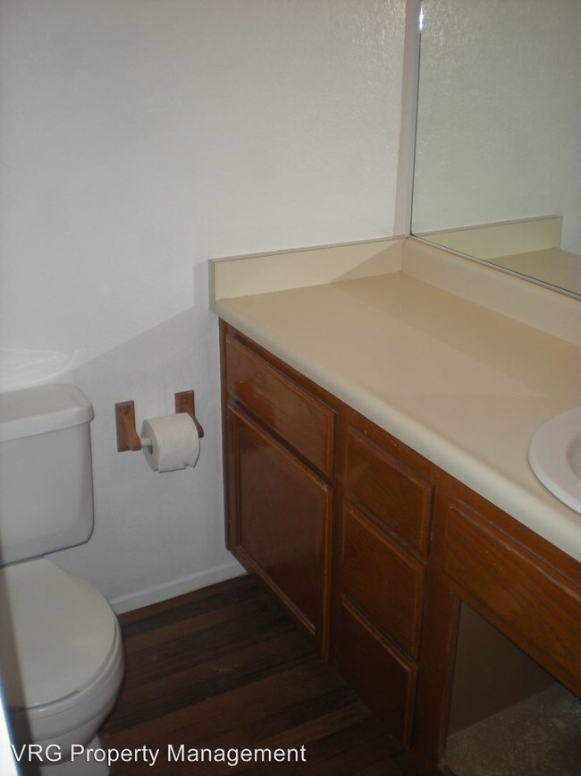 Building Photo - 2 br, 2 bath House - 3033 Estepa Drive Unit C