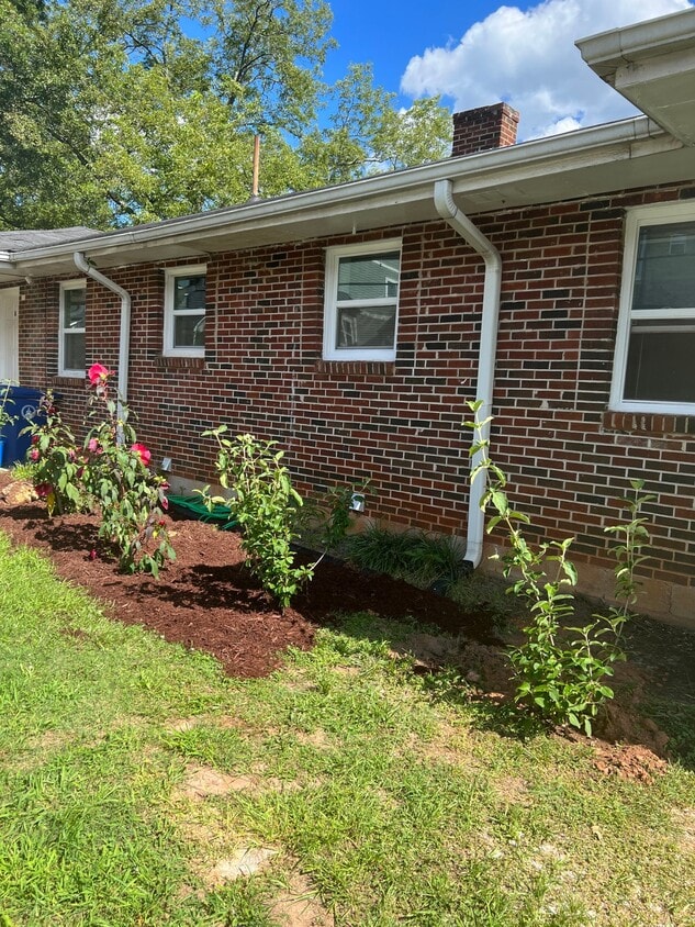 Photo - 305 W Oak St (Lawrenceville, GA)