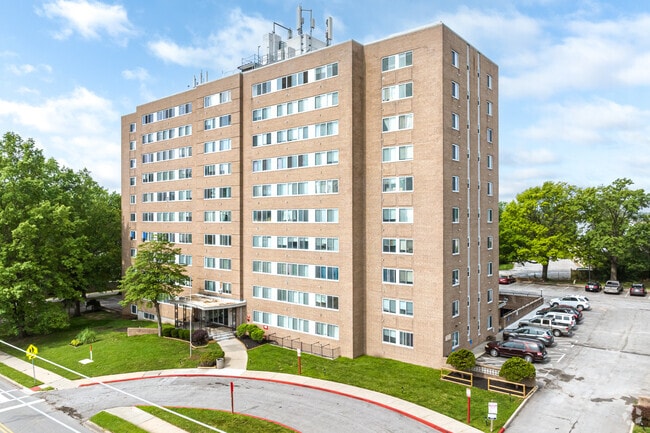 Building Photo - Independence Tower
