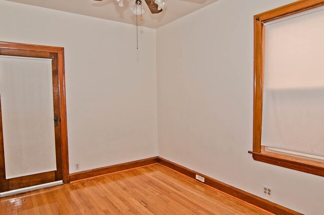 Building Photo - 6320 S Komensky Ave