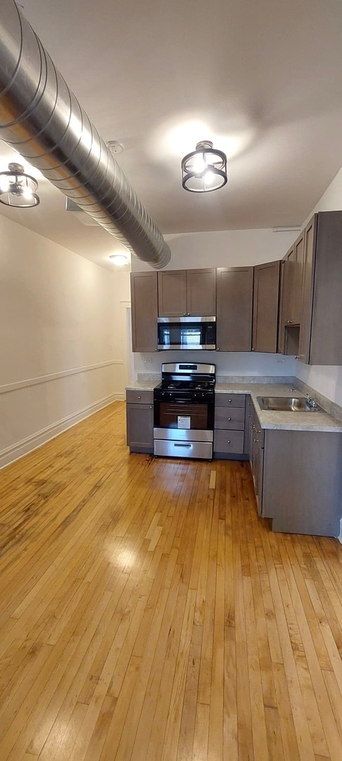 Building Photo - 4050 W Hirsch St