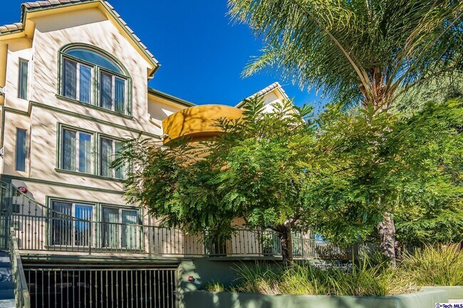 Foto del edificio - 231 E Burbank Blvd