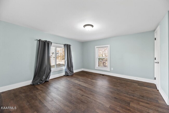 Foto del edificio - 2512 Ramona Ave NW