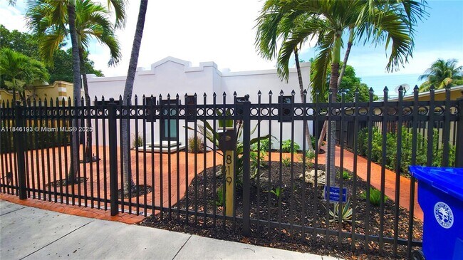Foto del edificio - 819 NW 48th St