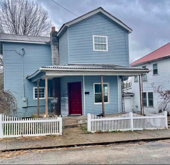 Building Photo - 359 Locust St