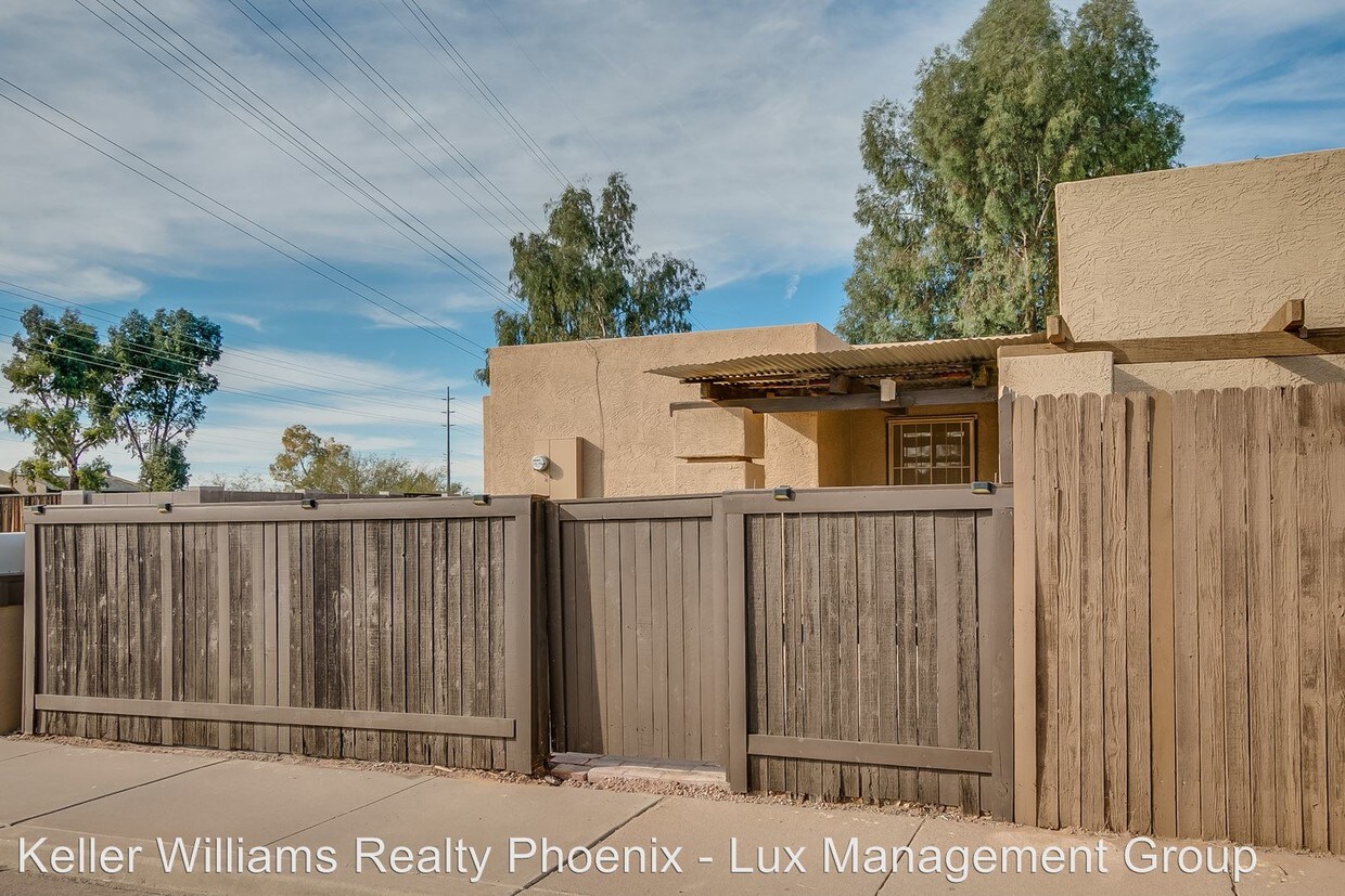 Foto principal - 2 br, 2 bath House - 460 North 64th Place