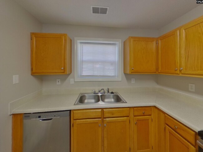 Building Photo - 562 Chisolm Way