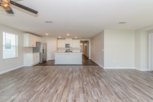 Building Photo - 4453 Warm Springs Way