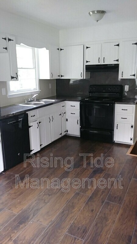 Building Photo - 1504 5th Pl NW