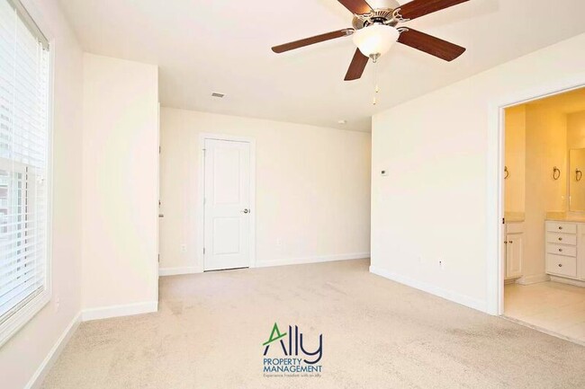 Building Photo - 1610 Kempton Place