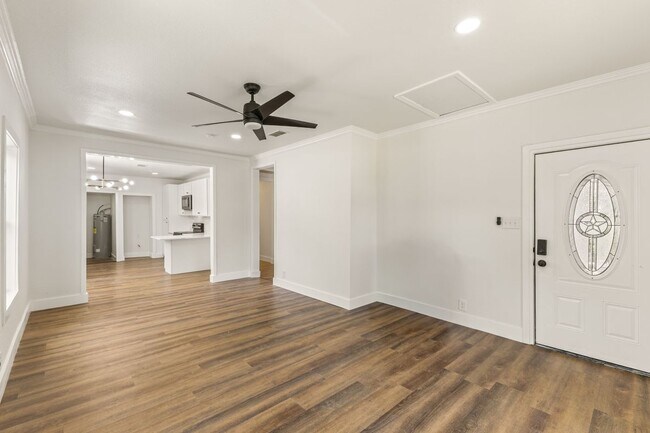 Building Photo - 418 Lillian St