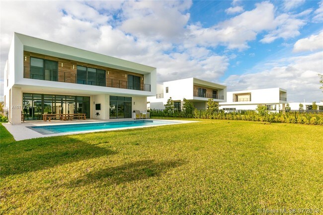 Building Photo - 16630 Sunset Way