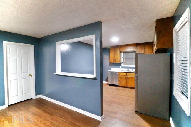 Foto del edificio - 214 Tanglewood Ln