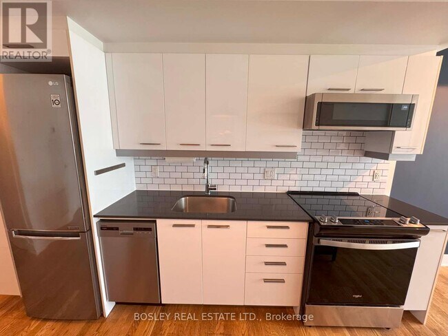 Photo du bâtiment - 630-630 Queen St E