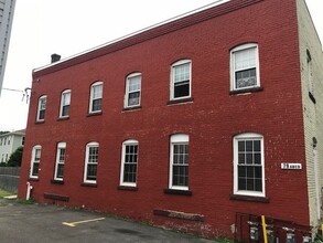 Building Photo - 79 Hawley St