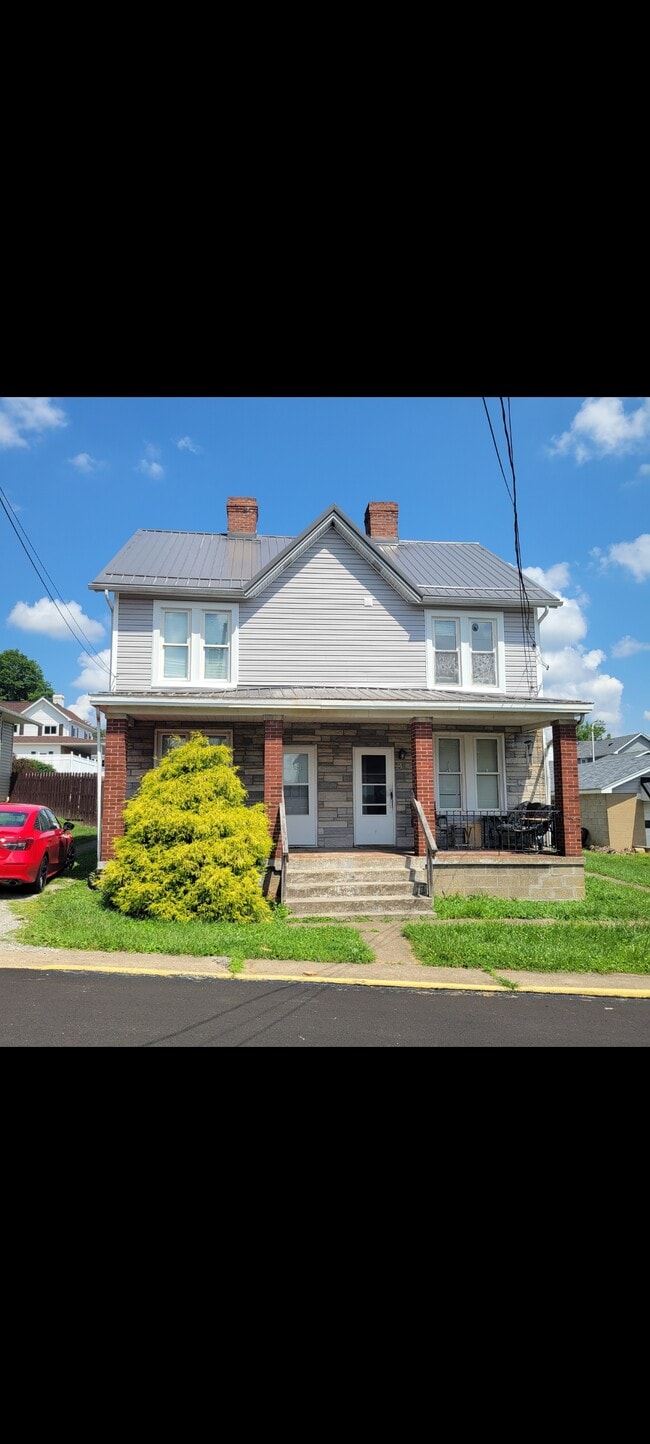 half of duplex available - 205 Jobes St