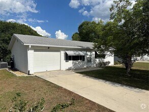 Building Photo - 11143 SW 78th Ave