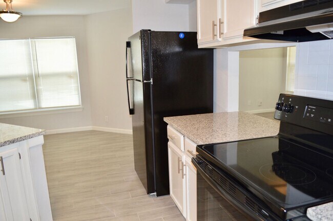 Foto del edificio - Beautifully remodeled single story 3 bedro...