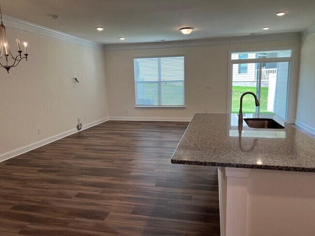 Foto del edificio - 6456 Keeton Ln