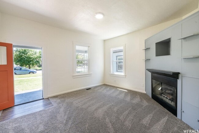 Building Photo - 3-Bedroom Home in the Heart of Ogden!