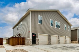 Building Photo - 609 Harvest Moon Dr
