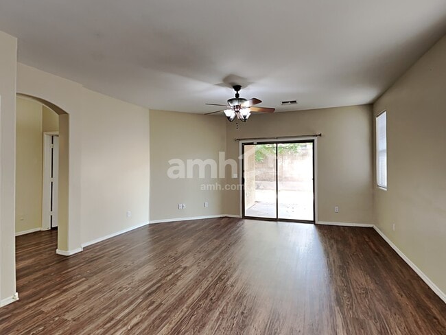 Foto del edificio - 15342 W Morning Glory St