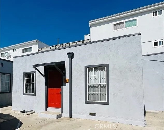 Building Photo - 301 E Alameda Ave