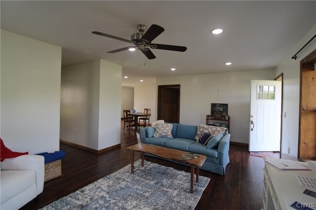 Building Photo - 1601 Lighthouse Hill Rd