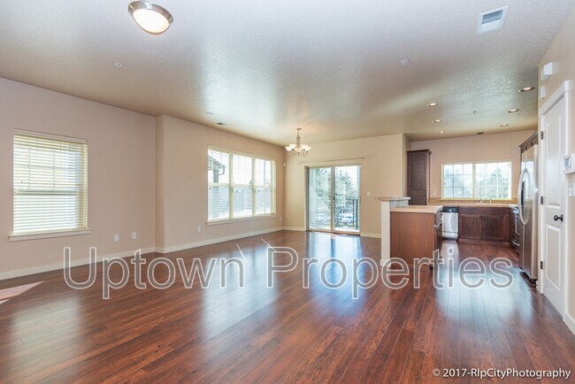 Building Photo - 8884 NE Brentford Way